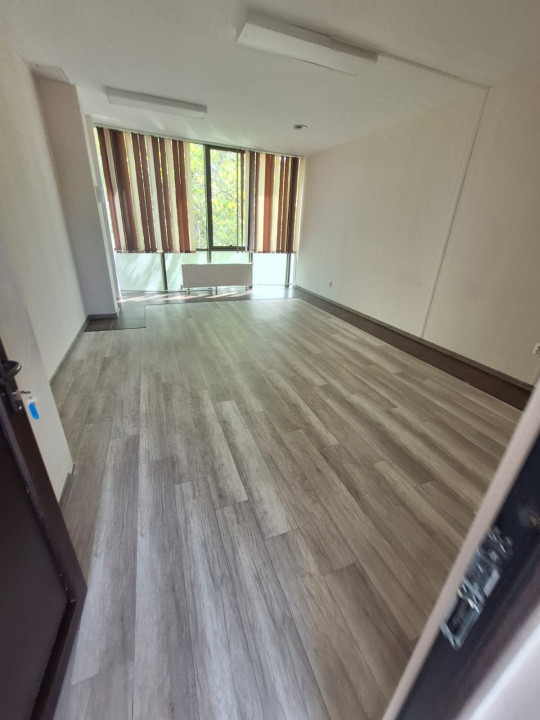 Faleza Nord , spatiu COMERCIAL/BIROURI, 240 mp., 4 locuri de parcare