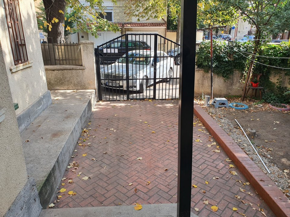 Ultracentral, spatiu BIROURI, parter, 94 mp., curte