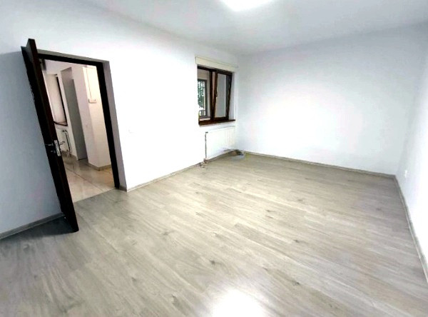 Ultracentral, spatiu BIROURI, parter, 94 mp., 2 locuri parcare