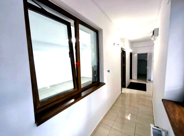Ultracentral, spatiu BIROURI, parter, 94 mp., 2 locuri parcare
