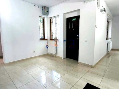 Ultracentral, spatiu BIROURI, parter, 94 mp., 2 locuri parcare