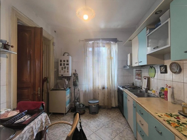 Ultracentral - Primarie, etaj vila istorica,  ideal BIROURI, 165 mp.