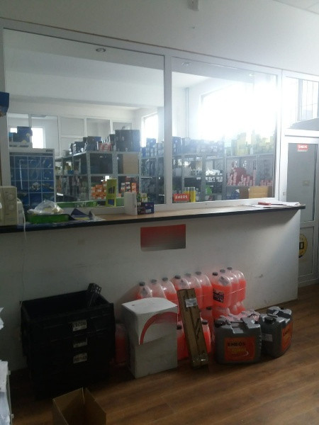 INEL II - Dezrobirii, spatiu comercial, 200 mp., ideal SHOWROOM/PRODUCTIE/BIROU