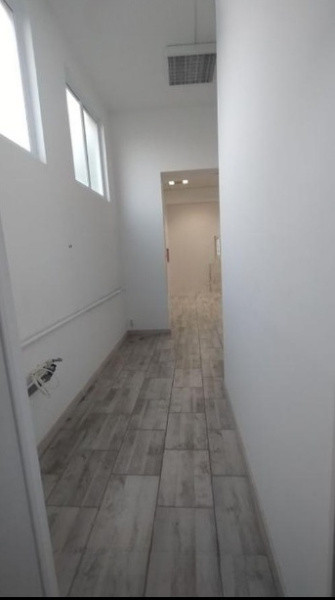 INEL II - Dezrobirii, spatiu comercial, 200 mp., ideal SHOWROOM/PRODUCTIE/BIROU