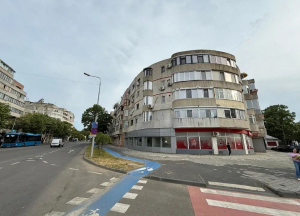 Bd. Tomis, maxima vizibilitate, spatiu 96 mp.