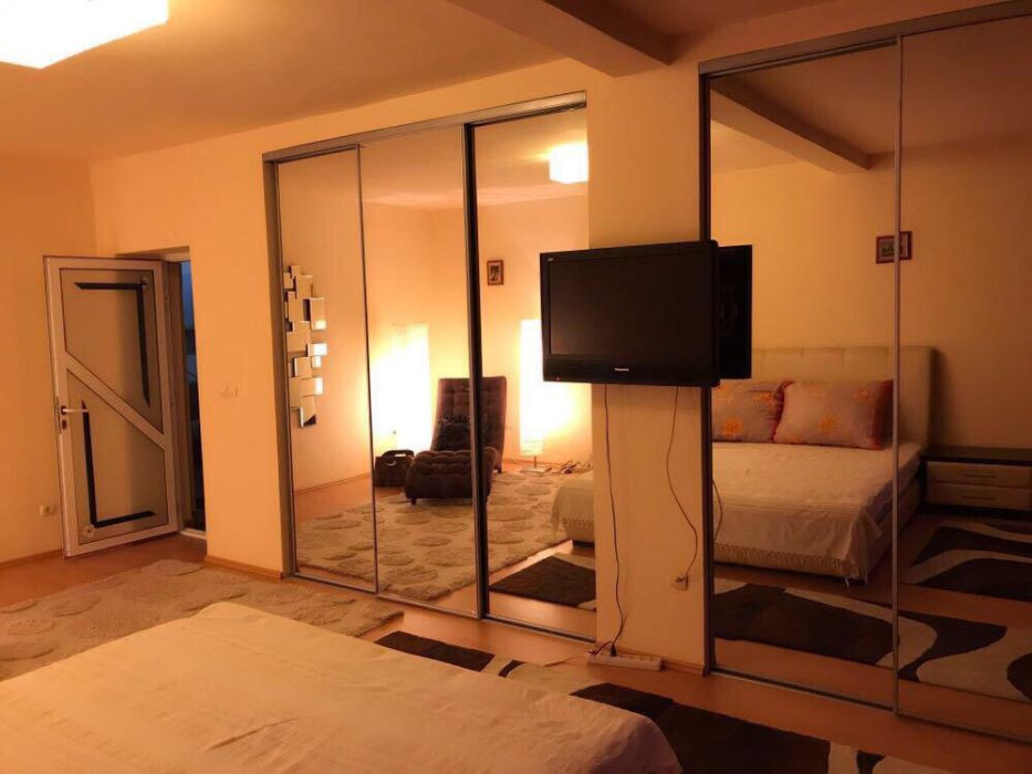 Ovidiu Vile (Sud), imobil D+P+1+M, 6 camere, mobilat, utilat integral