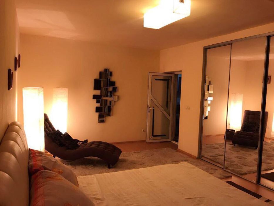 Ovidiu Vile (Sud), imobil D+P+1+M, 6 camere, mobilat, utilat integral