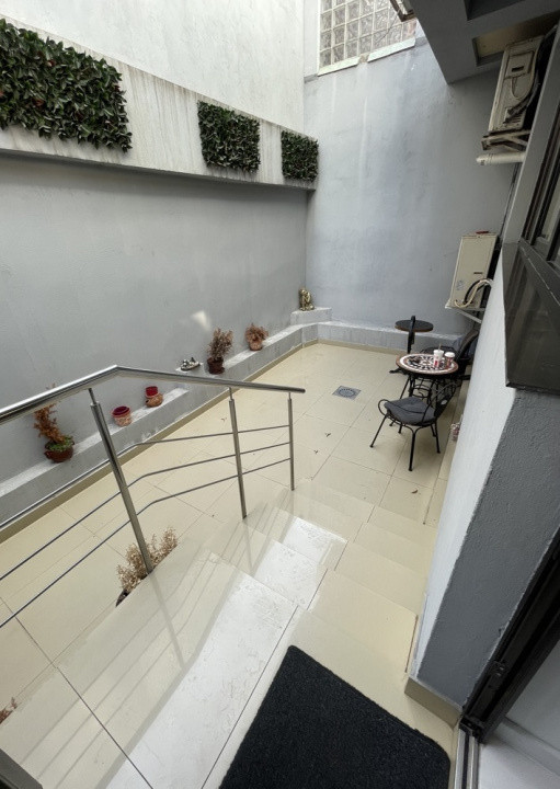 Bd. Mamaia - Spitalul Militar, spatiu comercial cu destinatie specifica, 77 mp.