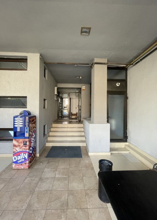 Bd. Mamaia - Spitalul Militar, spatiu comercial cu destinatie specifica, 77 mp.