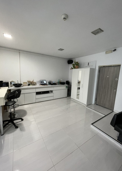 Bd. Mamaia - Spitalul Militar, spatiu comercial cu destinatie specifica, 77 mp.