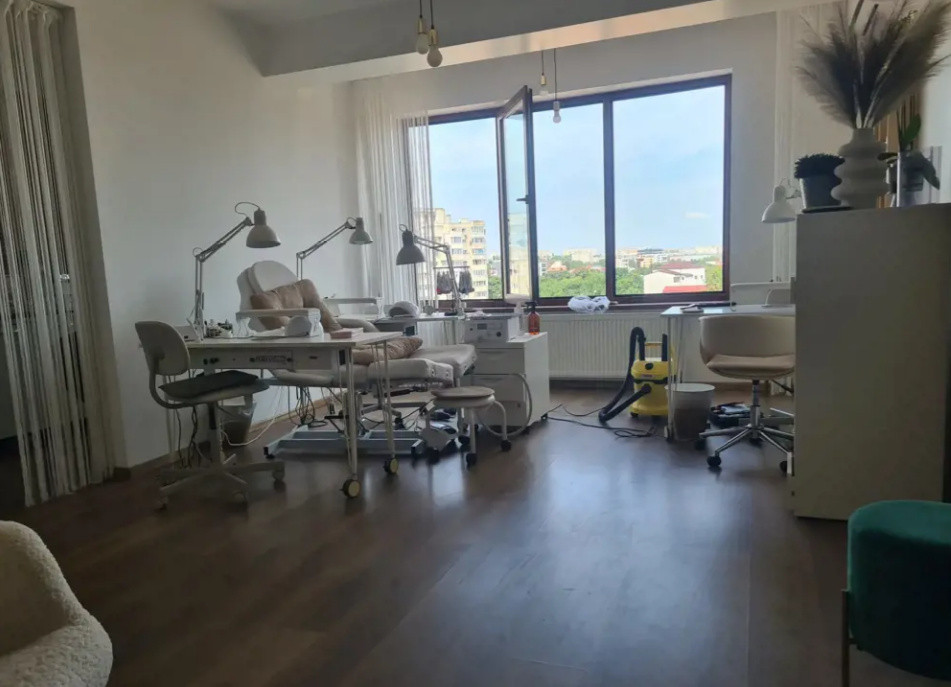 Centru -  bd. Mamaia, spatiu ideal birouri, 60 mp., etaj 2