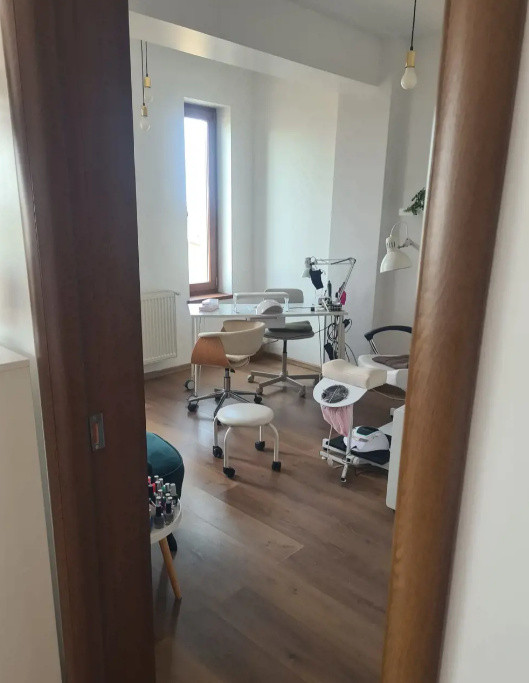 Centru -  bd. Mamaia, spatiu ideal birouri, 60 mp., etaj 2