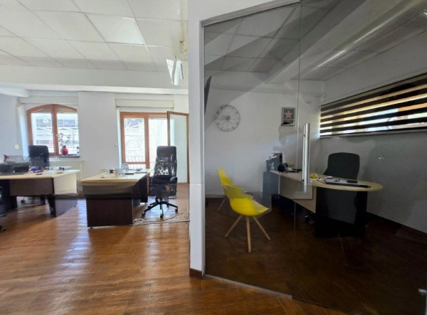 Ultracentral, imobil CU DESTINATIE BIROURI, 165 mp.