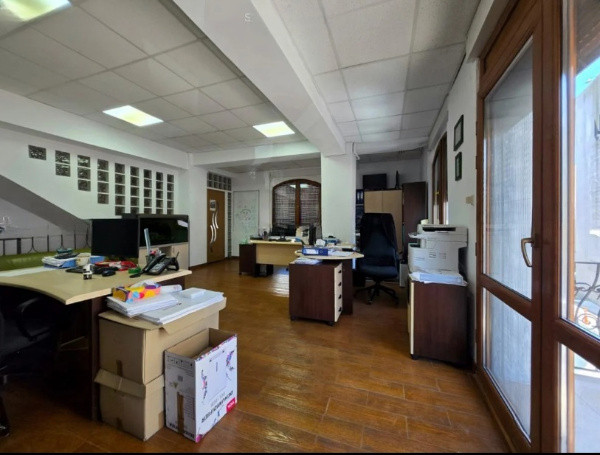 Ultracentral, imobil CU DESTINATIE BIROURI, 165 mp.