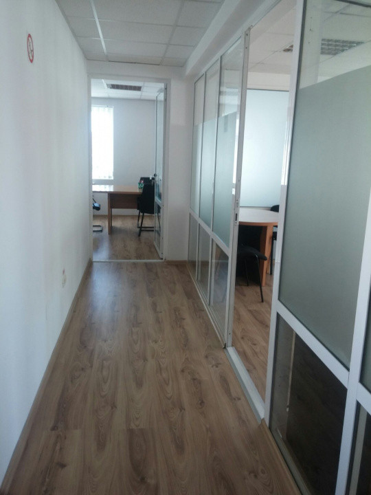 Capitol - Sala Sporturilor, spatiu birou 90 mp. + terasa