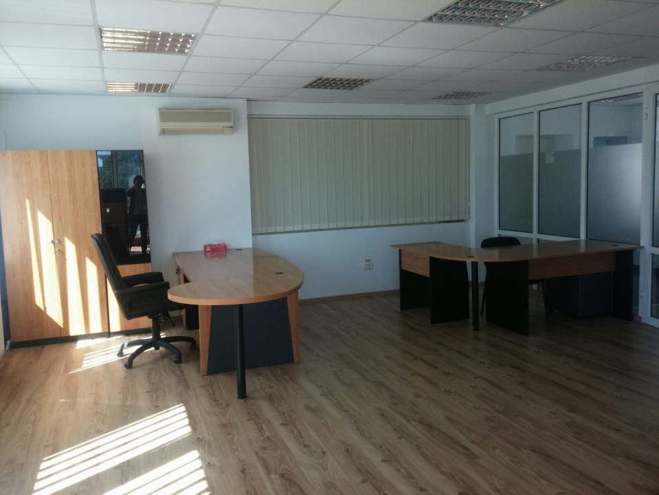 Capitol - Sala Sporturilor, spatiu birou 90 mp. + terasa