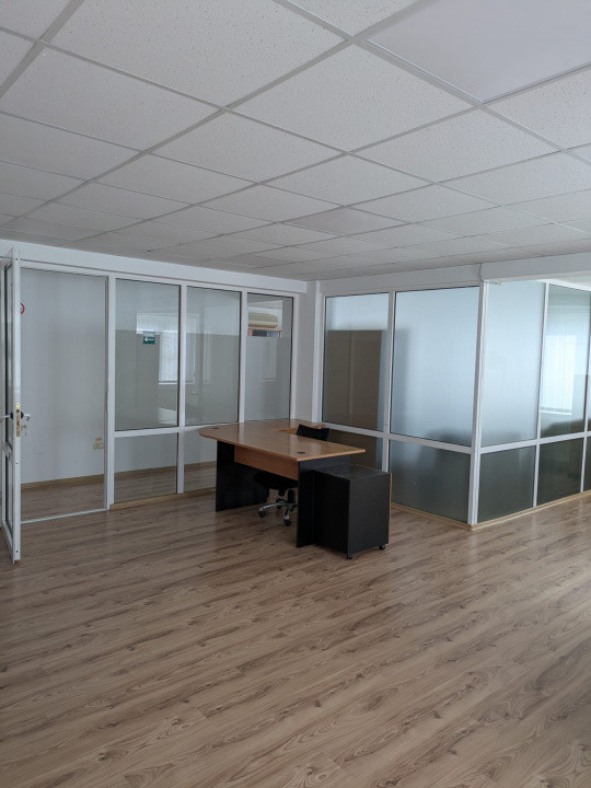 Capitol - Sala Sporturilor, spatiu birou 88 mp. + terasa 15 mp.