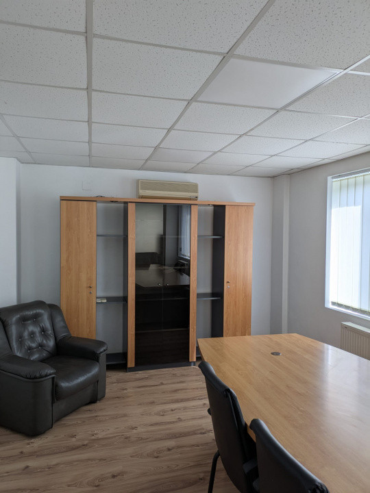 Capitol - Sala Sporturilor, spatiu birou 88 mp. + terasa 15 mp.
