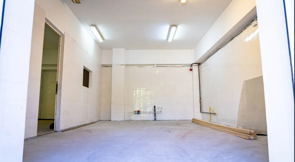 Faleza Nord, SPATIU COMERCIAL, 190 mp., curte 80 mp.