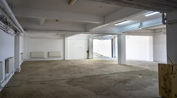 Faleza Nord, SPATIU COMERCIAL, 190 mp., curte 80 mp.