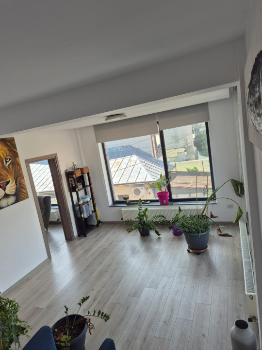 Trocadero, imobil P+2, 235 mp., IDEAL BIROURI