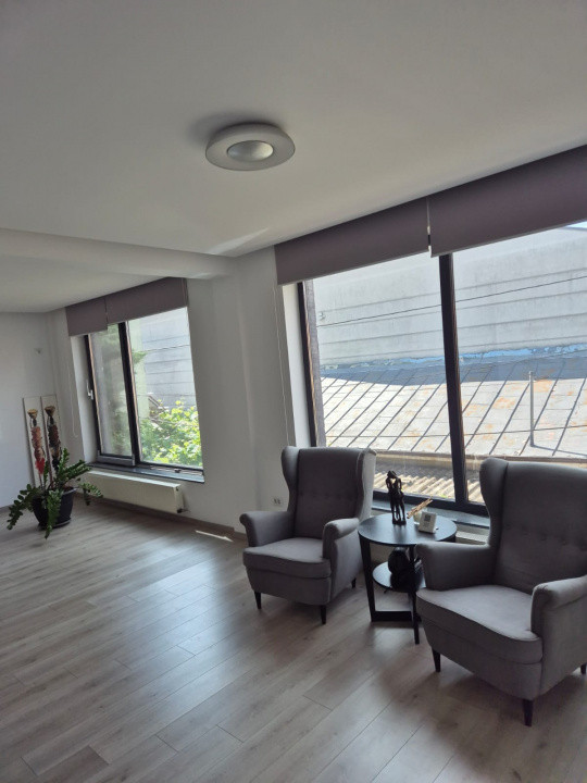 Trocadero, imobil P+2, 235 mp., IDEAL BIROURI
