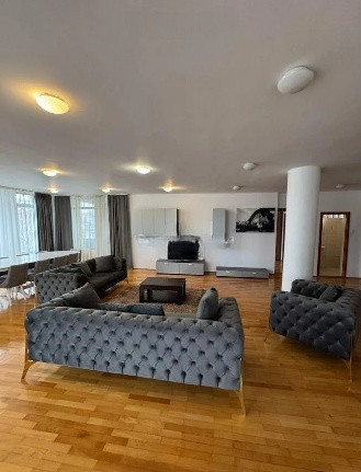 Ultracentral , apartamnet 4 camere, 354 mp.