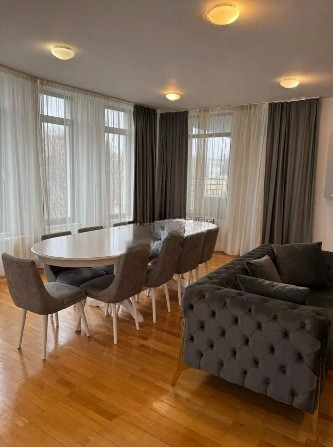 Ultracentral , apartamnet 4 camere, 354 mp.