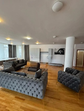 Ultracentral , apartamnet 4 camere, 354 mp.