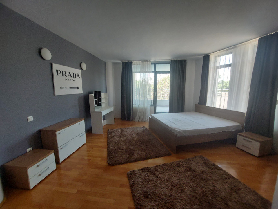 Ultracentral , apartamnet 4 camere, 354 mp.