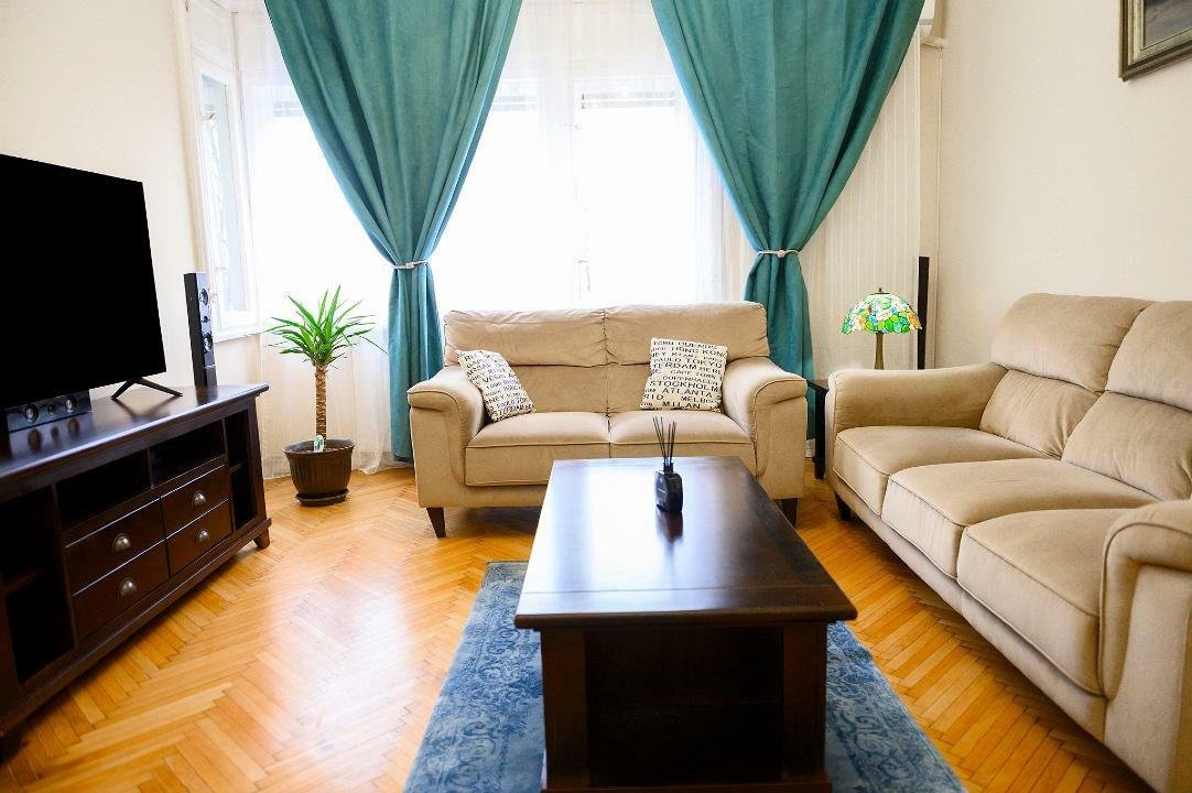 Ultracentral , apartament 5 camere cu iz interbelic, amenajat integral