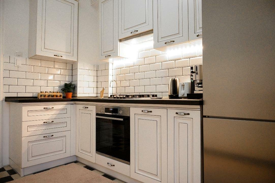 Ultracentral , apartament 5 camere cu iz interbelic, amenajat integral