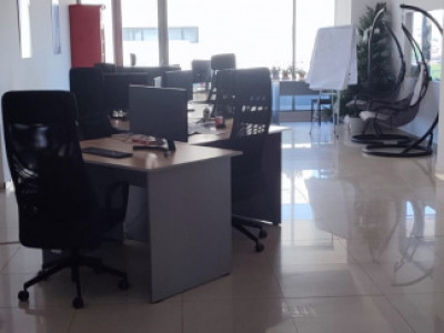 Centru - Bd. Mamaia , spatiu IDEAL BIROURI in cladire reprezentativa , 125 mp.