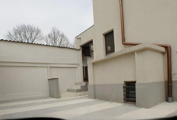 Ultracentral ( Casa Casatoriilor), imobil D+P+1+ M ,  ideal BIROURI, 460 mp.