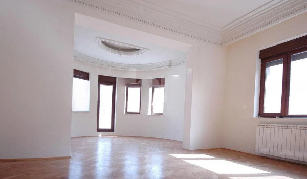 Ultracentral ( Casa Casatoriilor), imobil D+P+1+ M ,  ideal BIROURI, 460 mp.