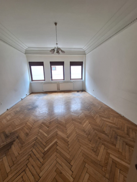 Ultracentral ( Casa Casatoriilor), imobil D+P+1+ M ,  ideal BIROURI, 460 mp.