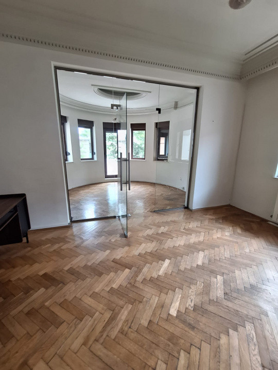 Ultracentral ( Casa Casatoriilor), imobil D+P+1+ M ,  ideal BIROURI, 460 mp.