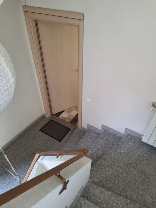 Ultracentral ( Casa Casatoriilor), imobil D+P+1+ M ,  ideal BIROURI, 460 mp.