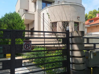 Ultracentral ( Casa Casatoriilor), imobil D+P+1+ M ,  ideal BIROURI, 460 mp.