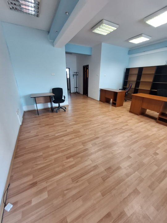 Bd. Mamaia, spatiu 57 mp., cladire de birouri