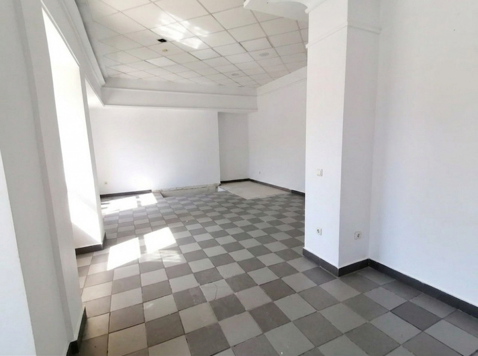 Ultracentral - Primarie, spatiu comercial, 90 mp.