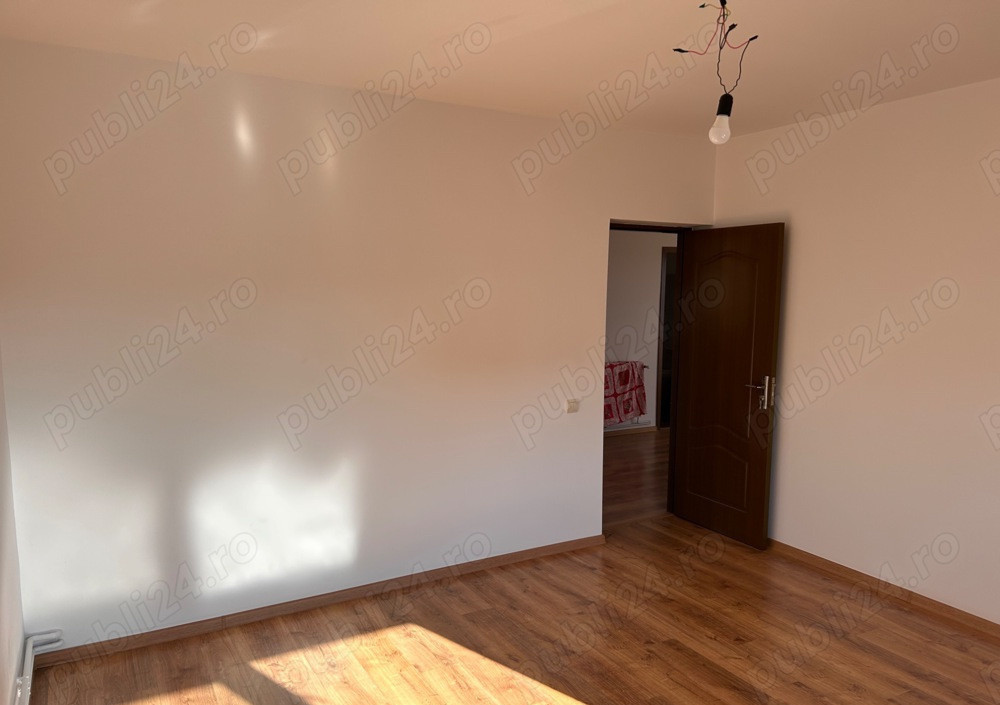 Carrefour, vila 9 camere, curte 1.000 mp.