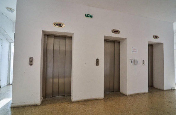 Capitol, spatii birouri 12, 19, 43 mp., UTILITATI INCLUSE