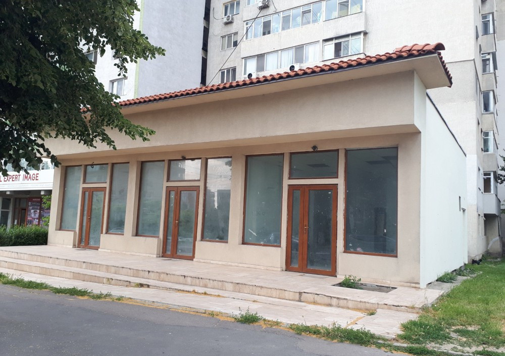 Tomis Nord , spatiu comercial , trafic intens auto si pietonal