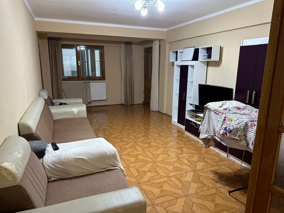 Bd. Mamaia  - Trandafirul, apartament 4 camere, etaj 1