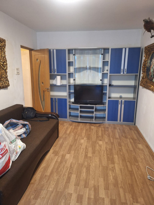 Km. 4-5, apartament 2 camere, etaj 1, liber
