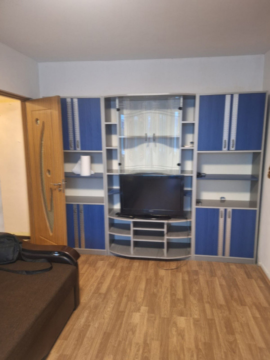 Km. 4-5, apartament 2 camere, etaj 1, liber
