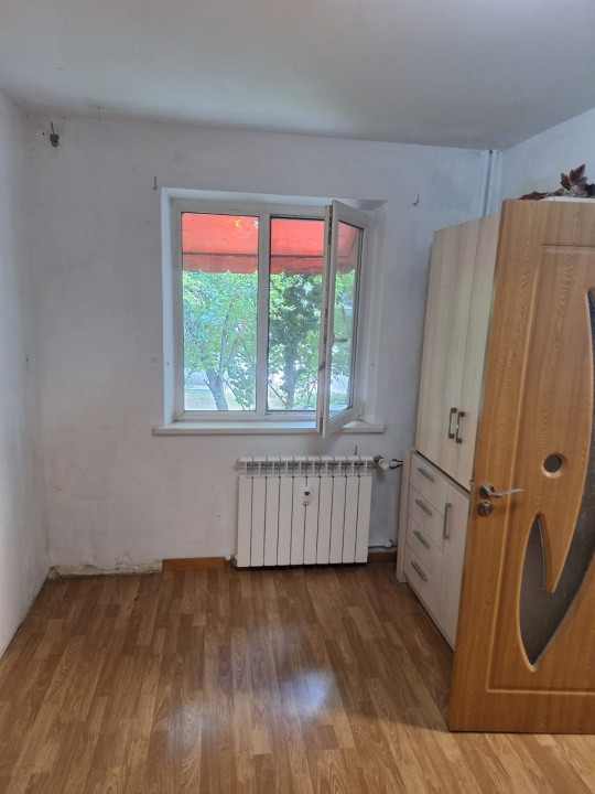 Km. 4-5, apartament 2 camere, etaj 1, liber