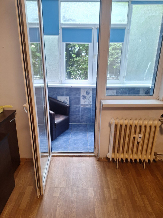 Km. 4-5, apartament 2 camere, etaj 1, liber
