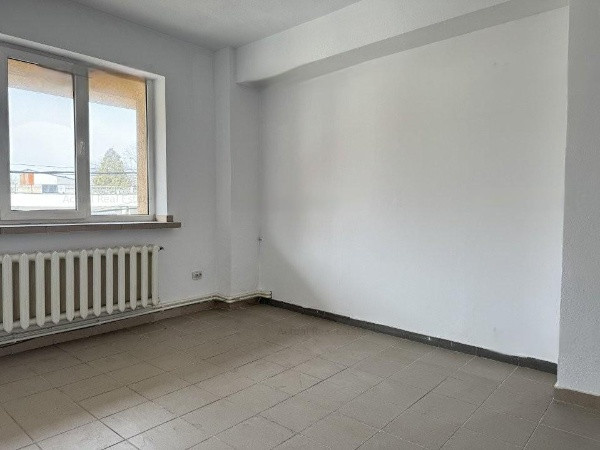 Ultracentral -bd. Mamaia , spatiu IDEAL BIROURI, 130 mp., etaj 1